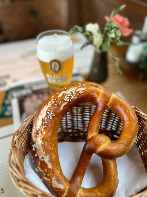 Hamburg Traditional Food Tour: Full Meal and Drinks - Key Points
