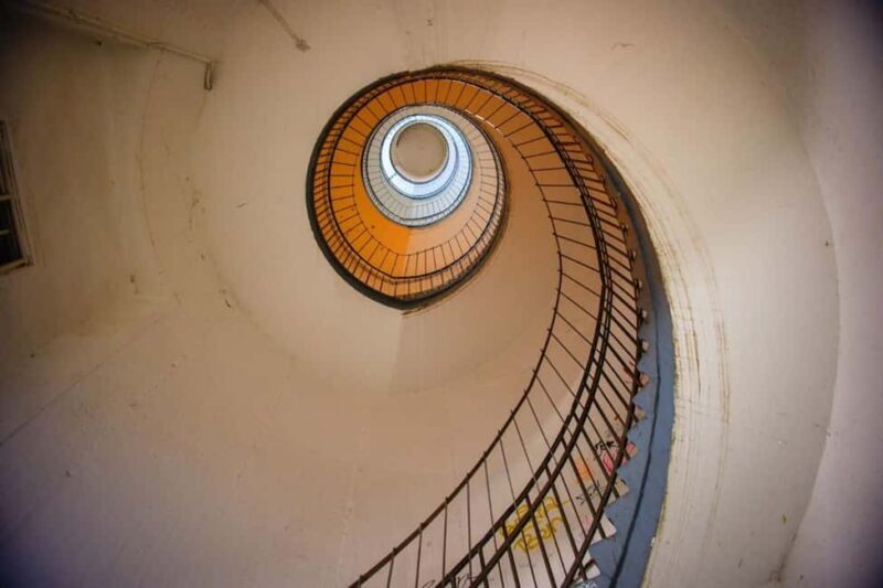 Hamburg: Walking tour of the Green Bunker in St. Pauli - Practical Tips for Attending