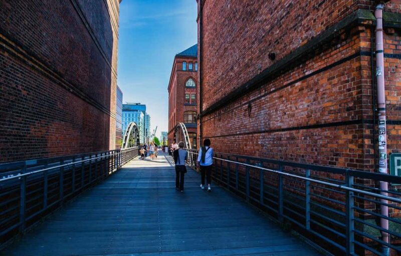 Hamburg: Westfield, Speicherstadt & Elbphilharmonie Tour - The Elbphilharmonie’s Architectural Marvel
