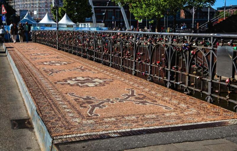 Hamburg: Westfield, Speicherstadt & Elbphilharmonie Tour - Insights into HafenCity’s Development