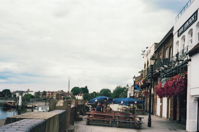 Hammersmith to Chiswick: A Self-Guided Audio Tour along the Riverside - Gardens and Riverside Scenery