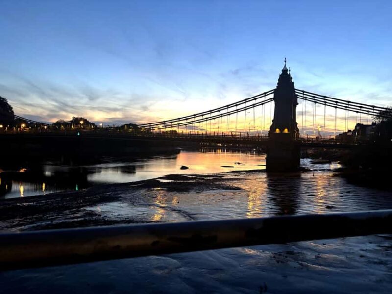 Hammersmith: Winter Scenic Walking Tour & Prosecco Toast - Practical Details and Tips
