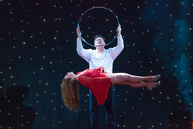 Hamners' New Year's Eve Extravaganza in Branson - Celebrate New Year’s Eve with a Family-Friendly Show in Branson