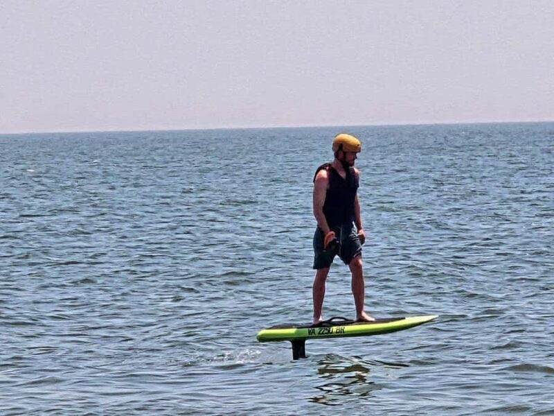 Hampton: 60-Minute eFoil Lesson - How the Small Group Setting Enhances the Experience