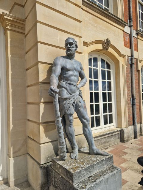 Hampton Court and Windsor Castle, a right Royal day out. - Explore Two Royal Castles with Expert Guides and Unique Insights