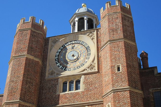 Hampton Court Palace 3hr tour: Henry VIII's & William III's intriguing Palaces - The Guide: Sandy’s Engaging Storytelling