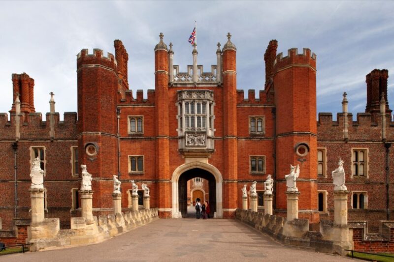 Hampton Court Palace and Windsor Castle Private Car Tour - The Experience at RHS Garden Wisley (Optional Stop)