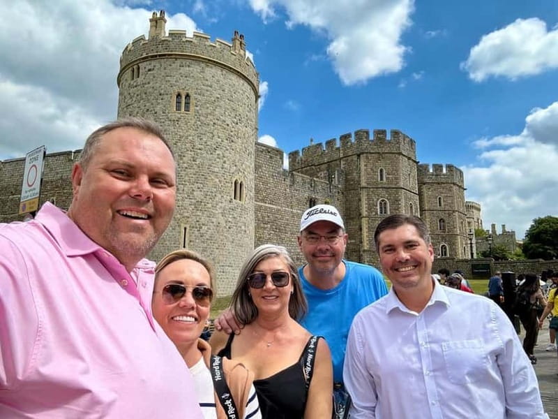 Hampton Court Palace and Windsor Castle Private Car Tour - Discovering Hampton Court Palace: Henry VIII’s Tudor Fortress
