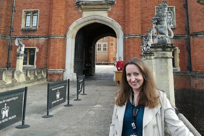 Hampton Court Palace Private Guided Tour - Key Points