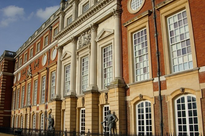 Hampton court palace private tour from London - Exploring Hampton Court’s Gardens and Maze