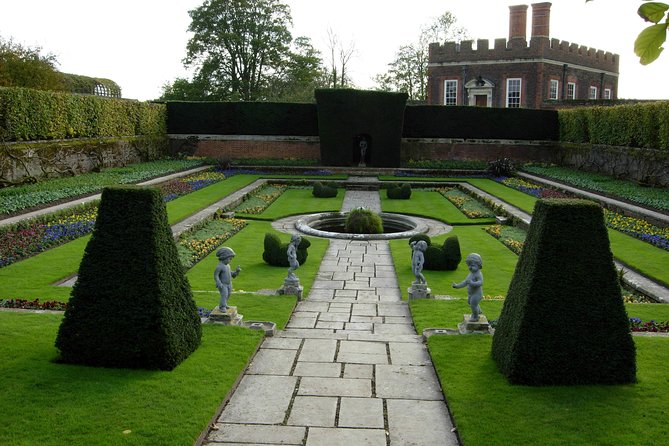 Hampton court palace private tour from London - Limitations and Considerations