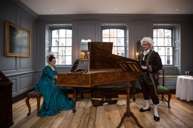 Handel Hendrix House Ticket - The Atmosphere and Interior Features of the Historic Homes