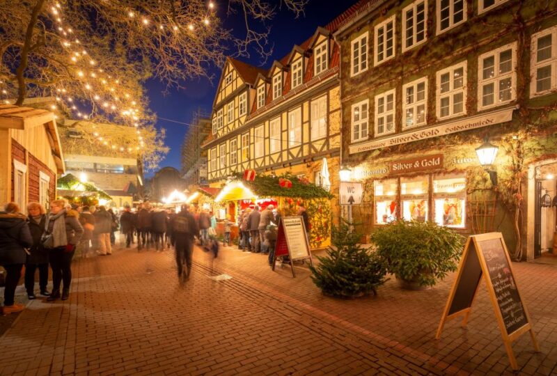 Hannover: Christmas Time Walking Tour - The Starting Point at Hannover Tourist Information