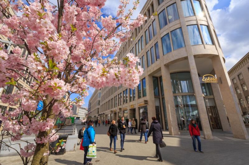Hannover: Culinary Walking Tour Downtown + Old Town - The Artistic Grotto Designed by Niki de Saint Phalle