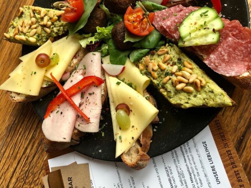 Hannover: Guided Bike Tour for Foodies with Tastings - Discover Hannover’s Iconic Sights by Bike