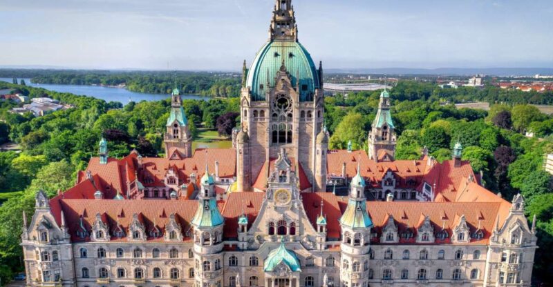 Hannover: New Town Hall exclusive Guided Walking Tour - Hannover’s New Town Hall: An Architectural Masterpiece