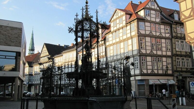 Hannover: Private Guided Walking Tour - Exploring Hannover’s Architectural Landmarks