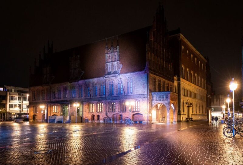 Hanover: Flashlight Guided Walking Tour at Night - Explore Hanovers Old Town in Darkness with a Guided Flashlight Tour