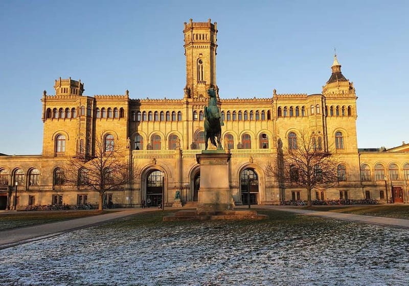 Hanover: Guided running/jogging tour with insider tip guarantee - Key Points