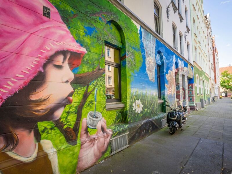 Hanover: Guided Walking Tour of the Linden-Limmer District - The Faust Cultural Center and the Former Werner & Ehlers Bed Factory