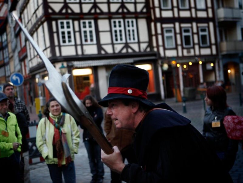 Hanover: Night tour with night watchman Melchior - Exploring Hanover’s dark alleys and historical stories