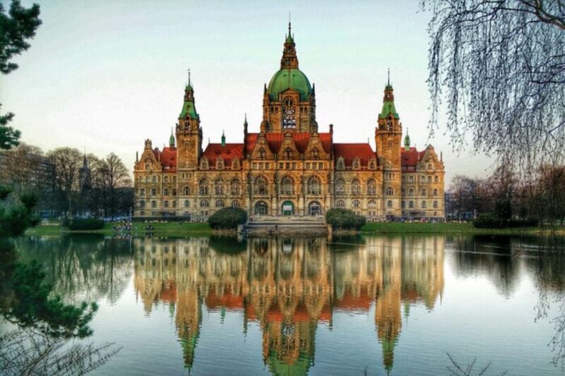Hanover: Private Walking tour with A Guide (Private Tour) - Visiting Hannover’s Main Attractions and Hidden Gems