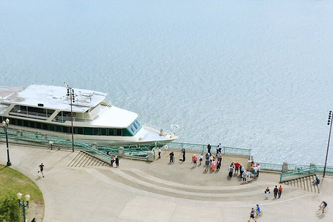 Happy Hour Sightseeing Cruise - The Bridges of Portland: Morrison, Burnside, and Steel Bridge