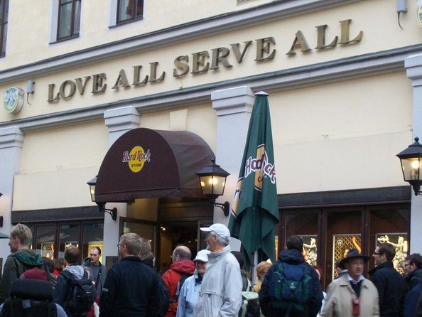 Hard Rock Cafe Munich with Set Lunch or Dinner - Key Points