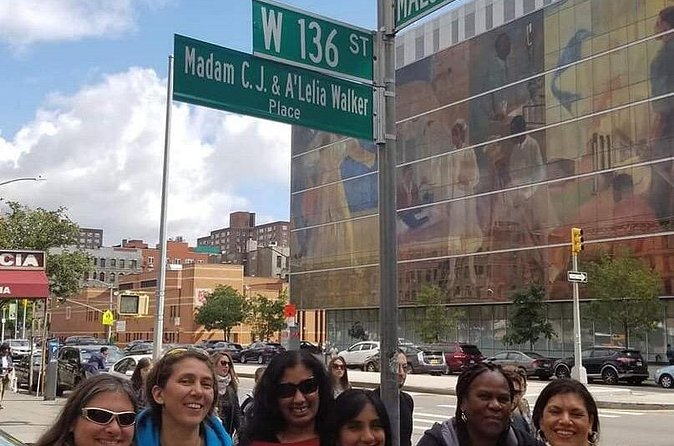 Harlem Renaissance Multimedia Walking Tour - Multimedia Enhancements and Storytelling Style