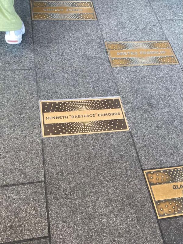 Harlem walking tour in French and Gospel Mass in a small group - Explore Harlem’s Rich Heritage and Soulful Gospel in a Small Group