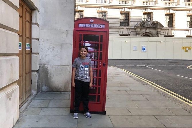 Harry Potter Filming Locations: Private Black Cab Tour in London - Passing by Tower Bridge and the Millennium Bridge