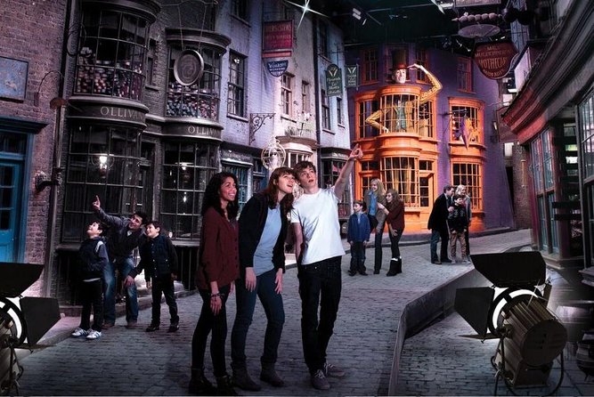 Harry Potter Warner Bros. Studio Tour with Transport from London - Tour Duration and Pacing