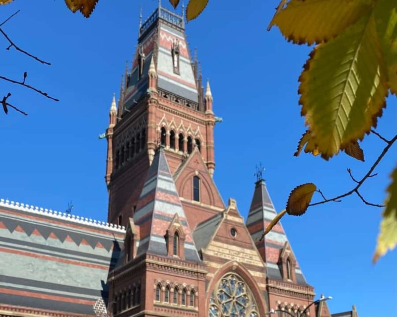 Harvard: America's oldest university - walking tour in French - Exploring Harvard’s Libraries and Iconic Buildings