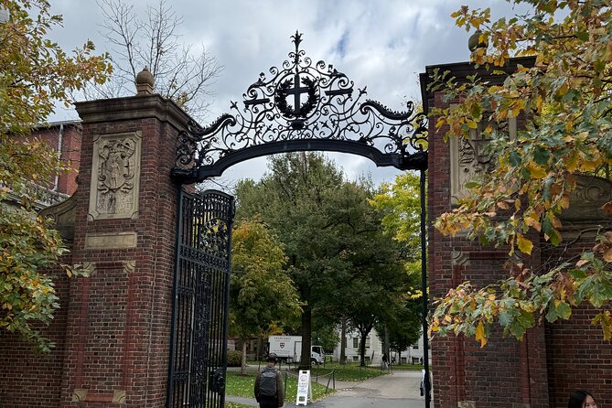 Harvard's Haunts Solo Smart Phone Guided App Ghost Walking Tour - Starting Point at the Wadsworth House with Ghostly Stories
