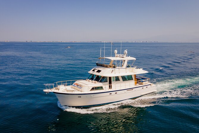 Hatteras 58-61' Luxury Yacht in Puerto Vallarta & Nuevo Nayarit - Key Points