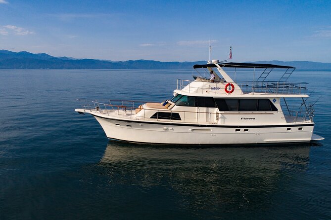 Hatteras 58-61' Luxury Yacht in Puerto Vallarta & Nuevo Nayarit - Food, Drinks, and Onboard Service