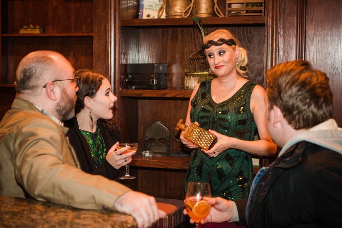 Haunted Chicago Booze and Boos Ghost Walking Tour - Visiting Lilly’s: Tales of Haunted Residents