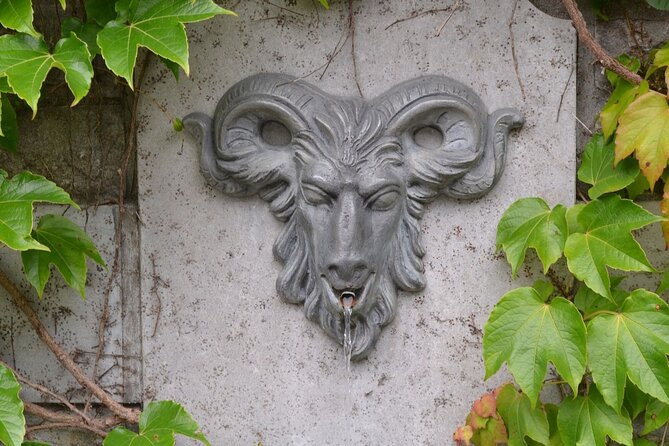 Haunted Old Montreal - Haunted Old Montreal: Who Should Join?