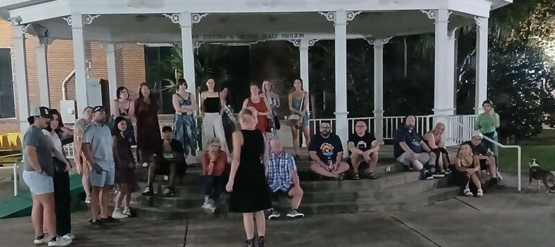 Haunted Pub Crawl & Scandalous Red Light Tour - Key Points