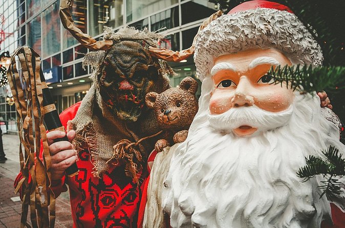 Haunted Walk's Nightmare Before (and after) Christmas Tour in Ottawa - The Guide’s Role and Storytelling Style