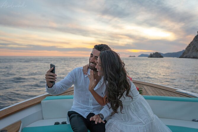 He said yes! Marriage Proposal at Sunset - Flexibility and Cancellation Policy