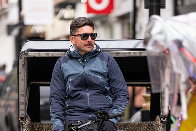 Heart of London Private Guided Rickshaw Journey - Exploring Prestigious Streets and Historic Shops