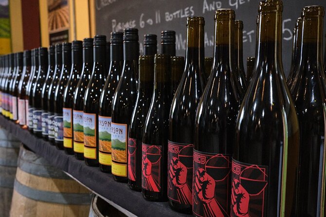 Heart of Willamette Winery Pass 2024: Wine Tastings and Discounts - Family-Owned Charm at Cardwell Hill Cellars
