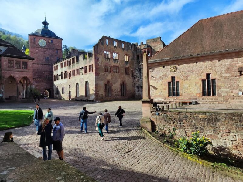 Heidelberg Castle - The Highlights in 1 h EXPRESS TOUR - Exploring Heidelberg Castle Gardens and Courtyard
