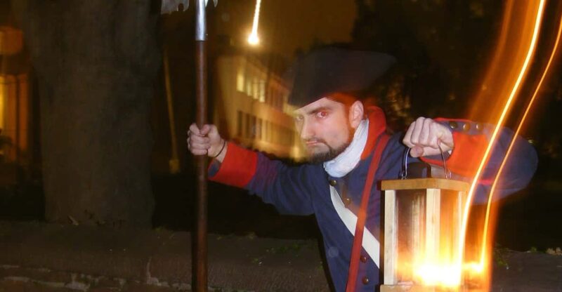 Heidelberg: Christmas Market tour with the Night Watchman - From the Market to the Medieval Streets