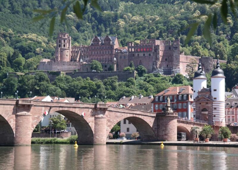 Heidelberg: Experience our history 1.5-hour walking tour through the old town - The Meeting Point at Karlsplatz