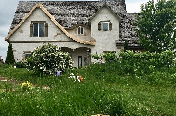 Helen Hike Wine and Dine Private Tour from Atlanta - Tasting at the Cottage Vineyard & Winery