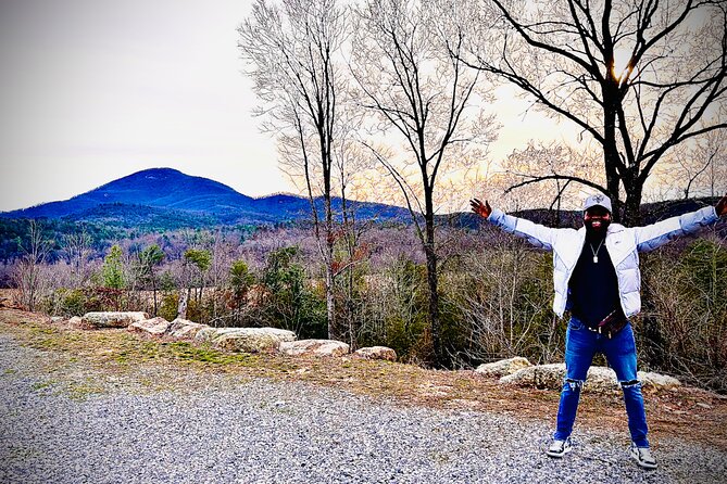 Helen N. Georgia Private Winery Tour, Dine and Shop from Atlanta - Visiting Serenity Cellars: Tuscan Charm and Red Blends