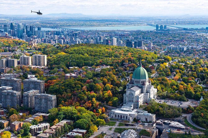 Helicopter Tour Over Montreal - The Experience of Flying Over Montreal