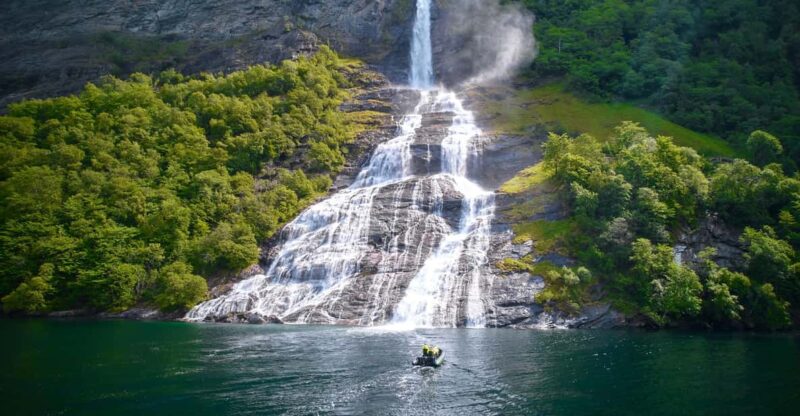 Hellesylt: Guided Geirangerfjord Boat Tour - Discover the Power of Norway’s Fjords with a Guided Boat Tour in Hellesylt
